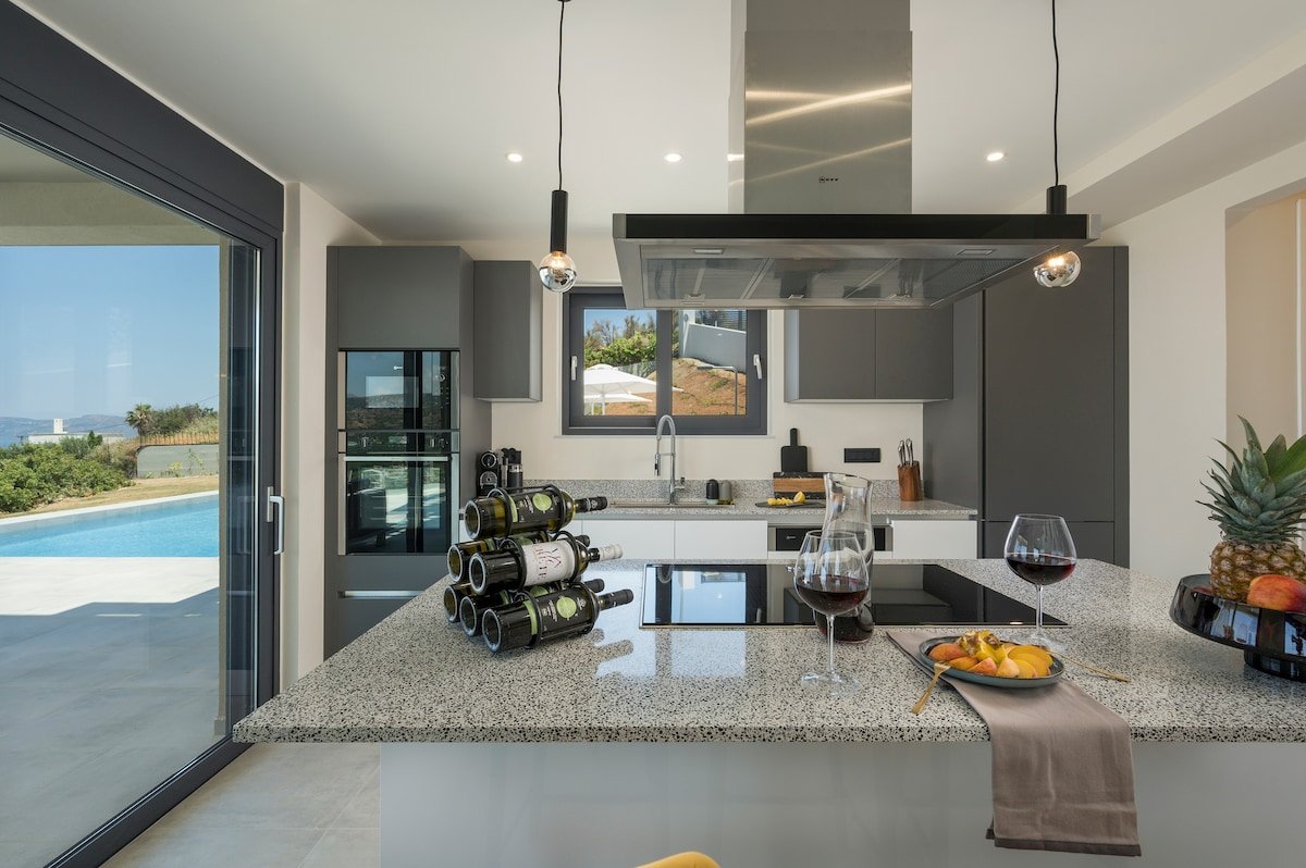 Villa Thea, sea view, pool, close to beach, BBQ gallery image 4