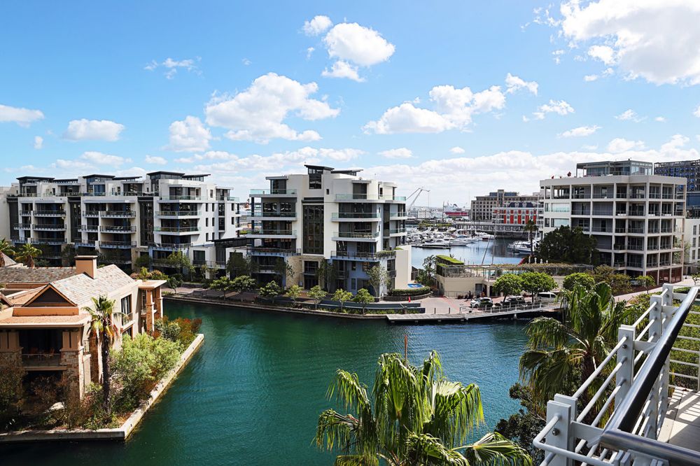 Photo 2 of Juliette 402 accommodation in V&A Waterfront, Cape Town with 2 bedrooms and 2 bathrooms