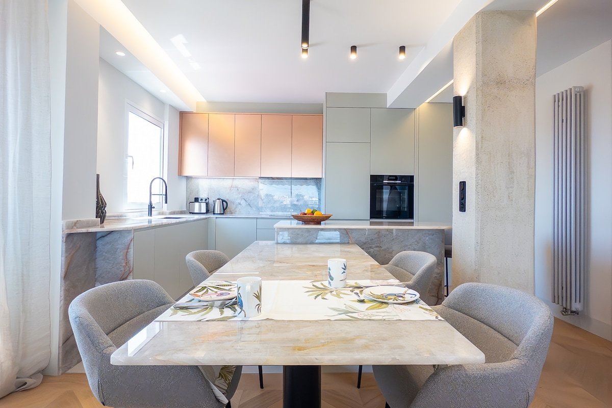 Stylish penthouse, stunning terrace in Valencia gallery image 4