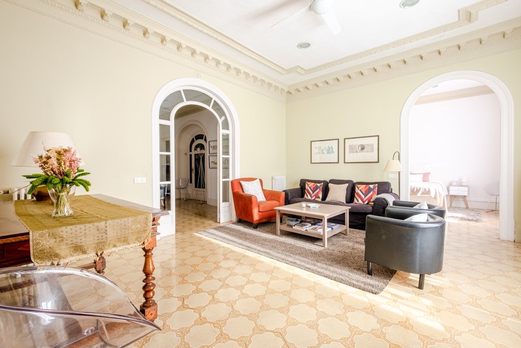 GREAT APARTMENT IN THE EIXAMPLE gallery image 2