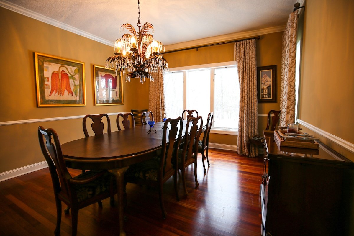 The Big Brick Mansion By Lux Life gallery image 4