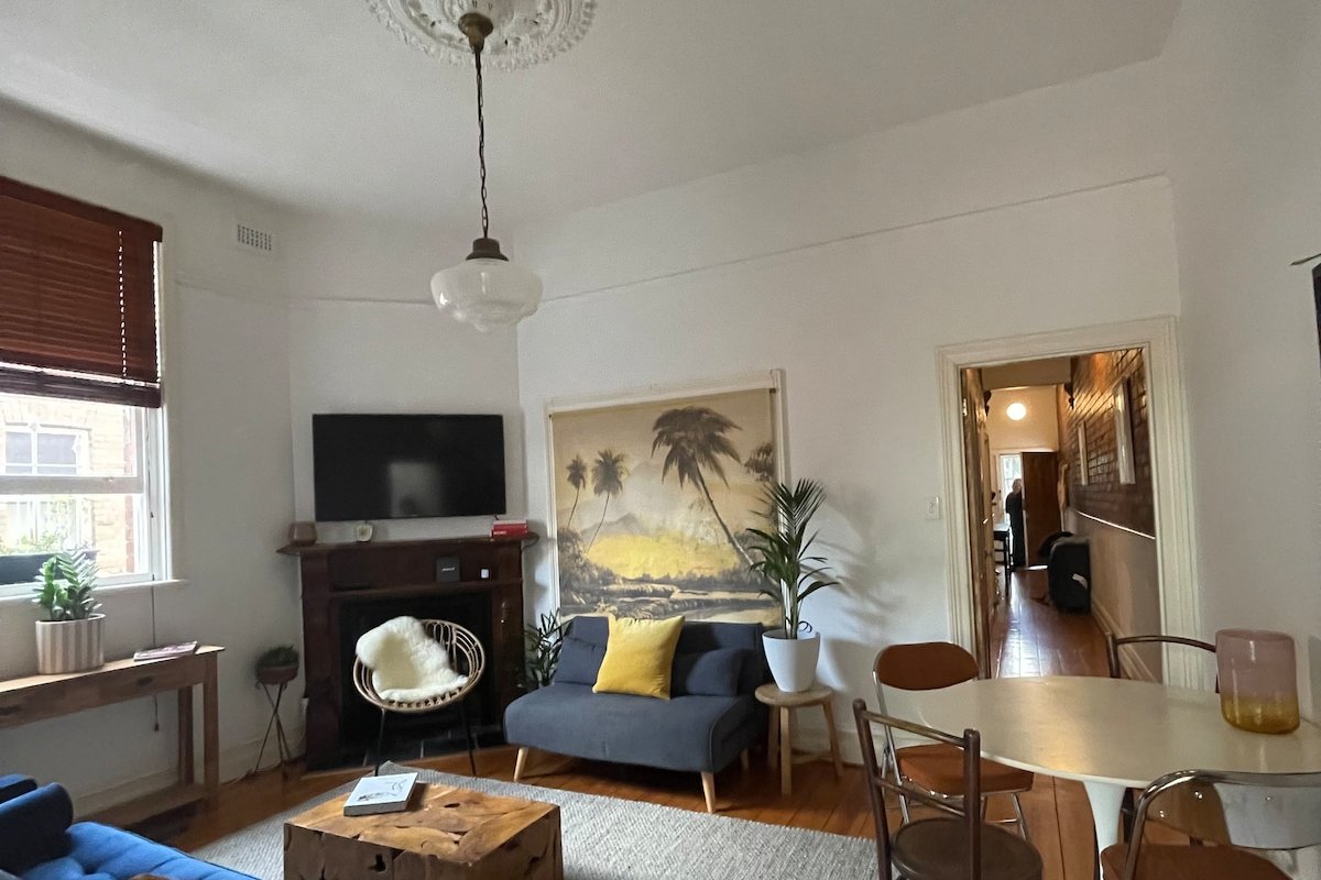 Iconic Lygon Street Home gallery image 3