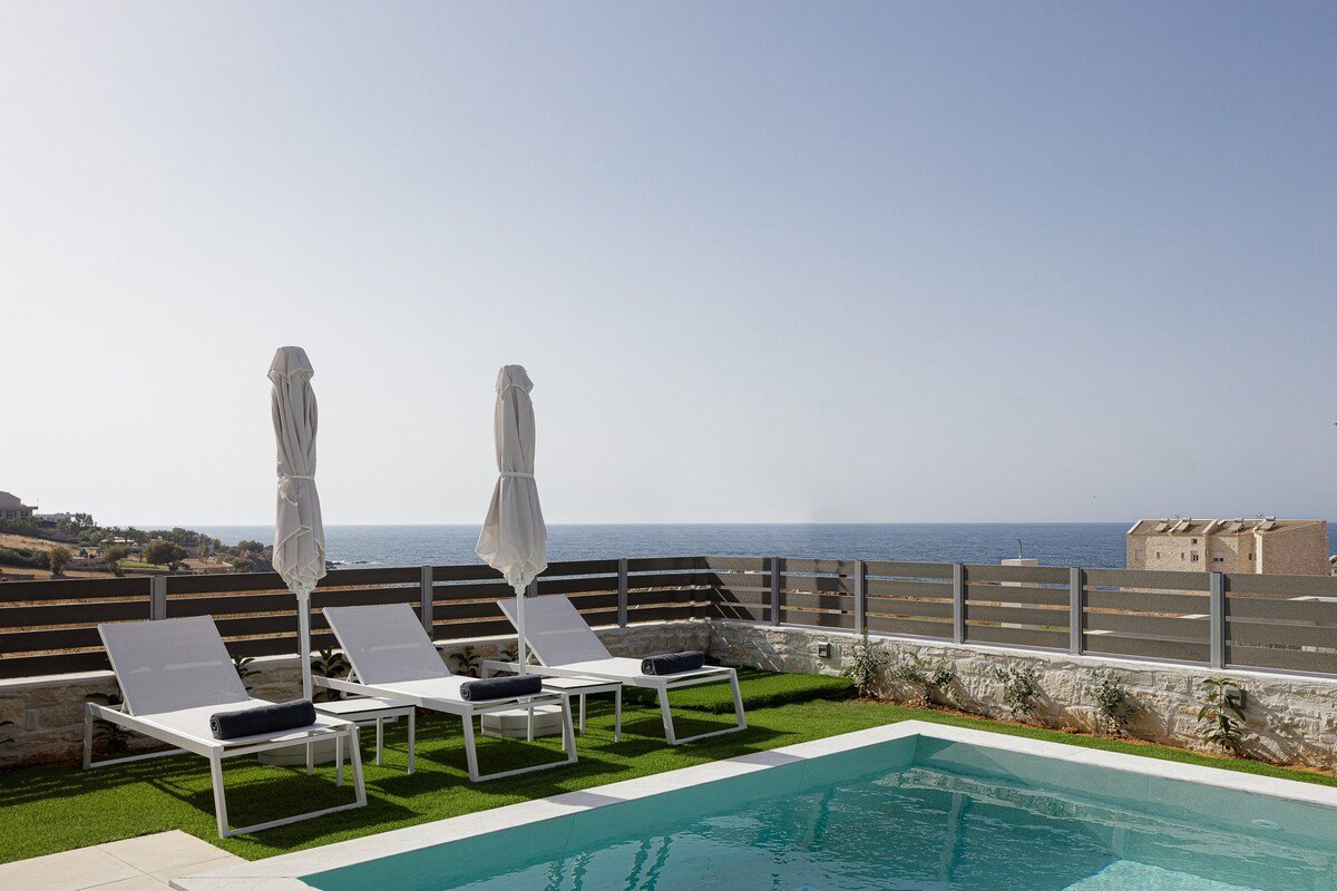 Dodici Luxury Villa – With Heated Pool gallery image 3