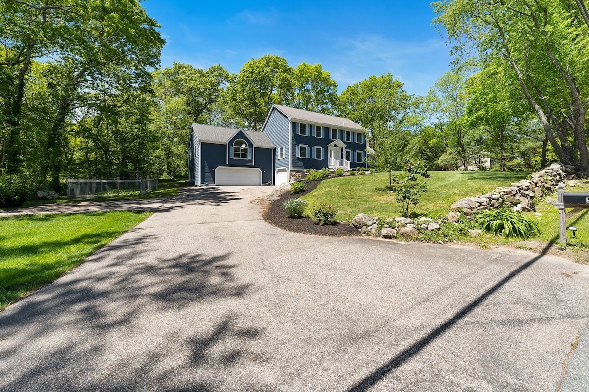 Beautiful Colonial Home in Saunderstown, RI gallery image 4