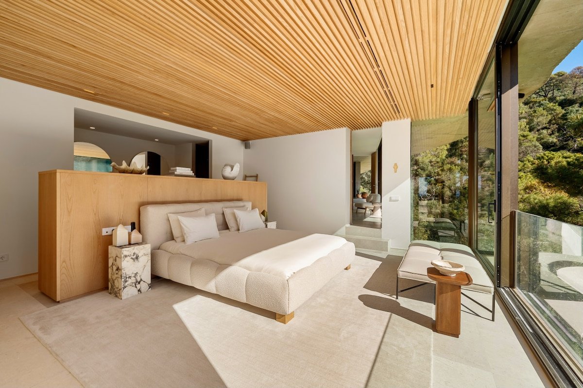 Swish Marbella: Private Luxury Villa & Sea Views gallery image 3