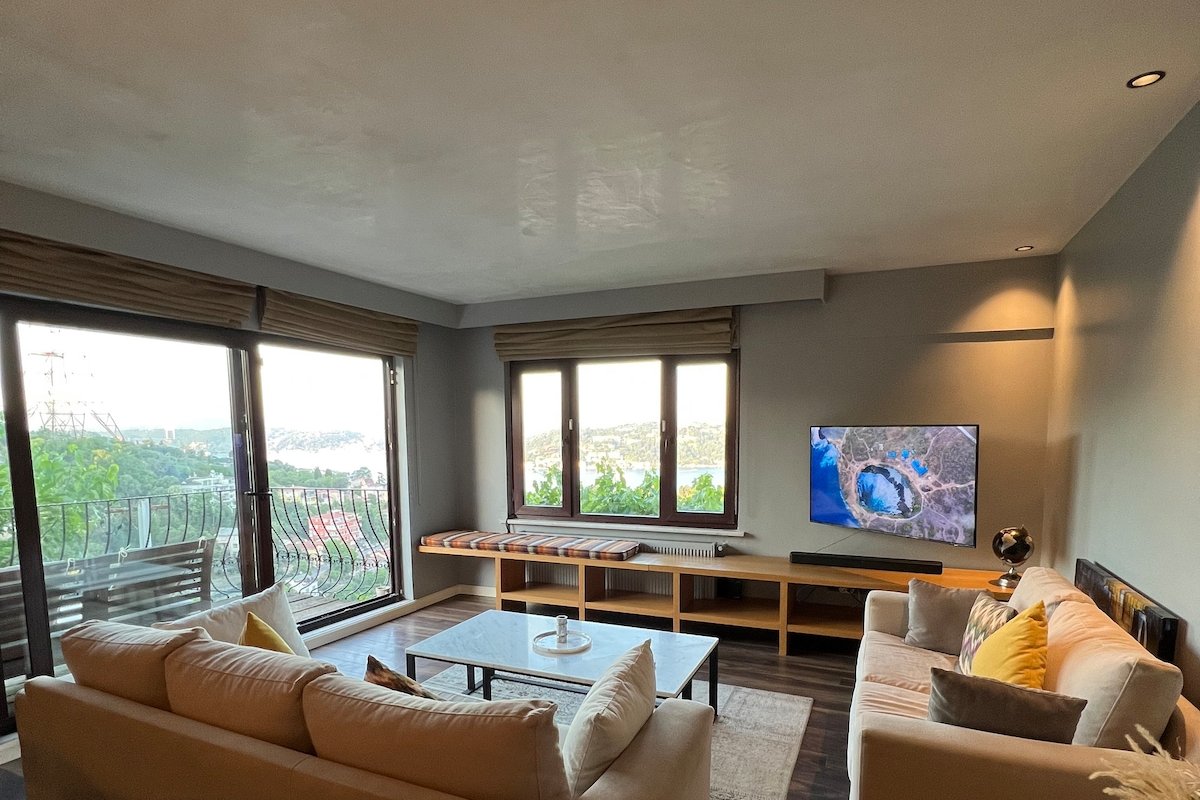 Detached house with magnificent Bosphorus view gallery image 5