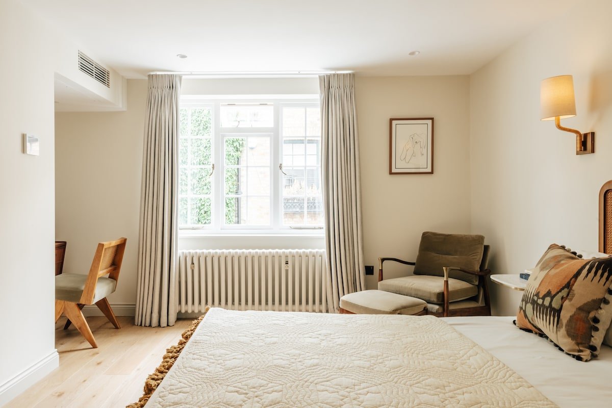 New Luxury Town House with AC gallery image 5