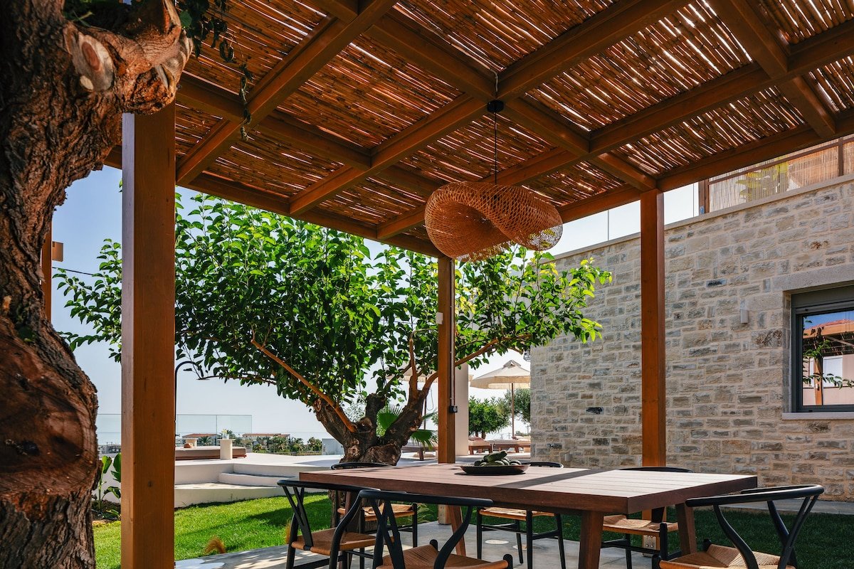 Sea view, Heated pool, Fire pit, 500m to the beach gallery image 5