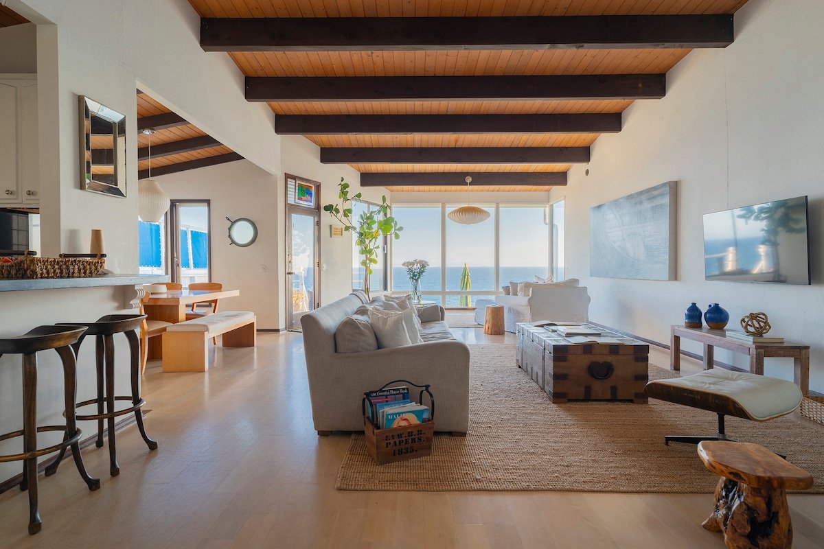 Malibu Villa with Beach Access and Ocean View gallery image 4