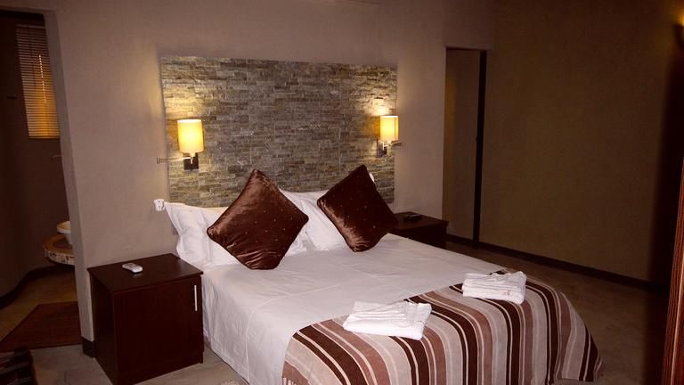 Lapa Lange Game Lodge Luxury Suites