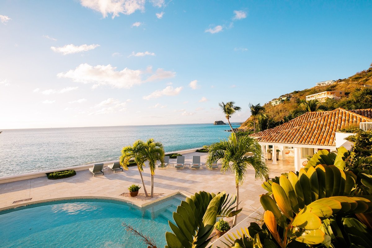 Petite Plage 4 (5 bedrooms) – Stunning beachfront gallery image 5