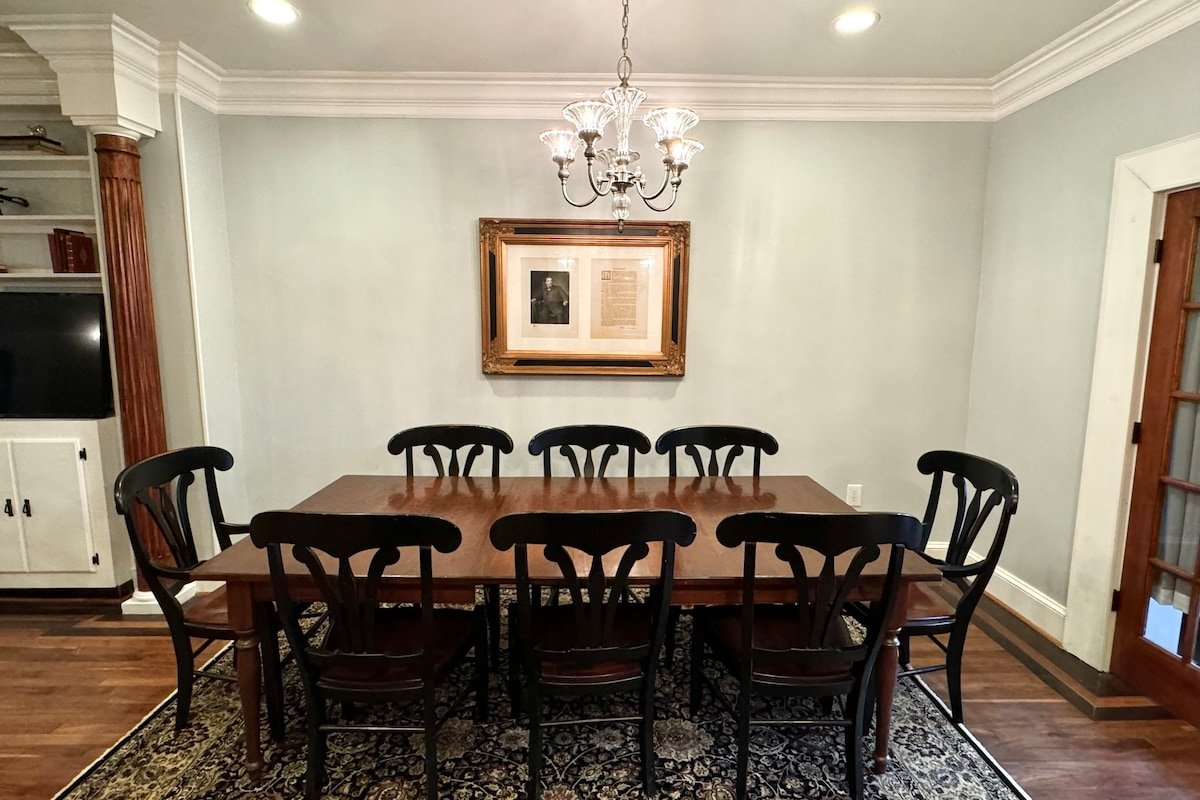 Woodley Park Home W/Parking, 2 Blocks to Metro! gallery image 4