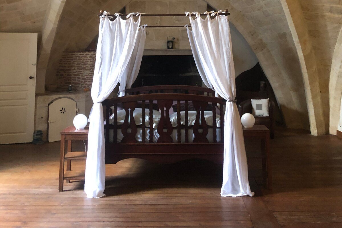 Stay in Bordeaux inside a church gallery image 5