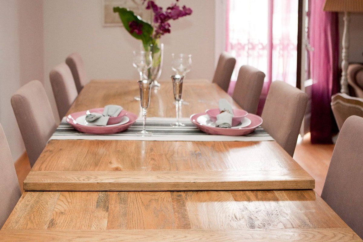 Baroque – Spacious and bright apartment gallery image 4