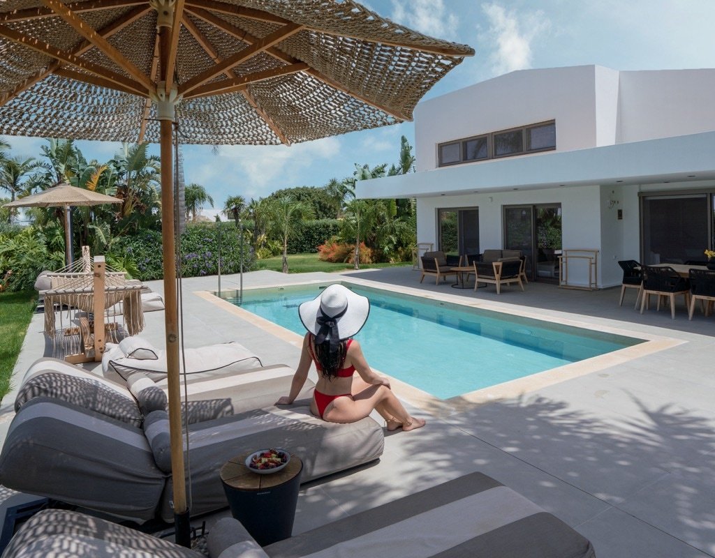 TAF All Villas Beachfront – Three Bedroom &TESLA i gallery image 3