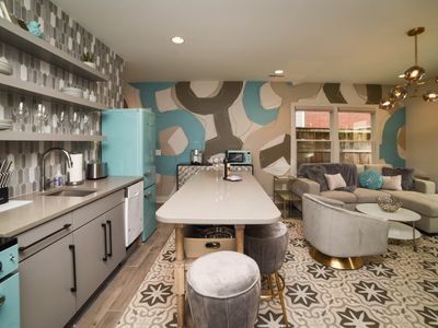 Down town Dream Stay – Two Luxury Homes -7BR!