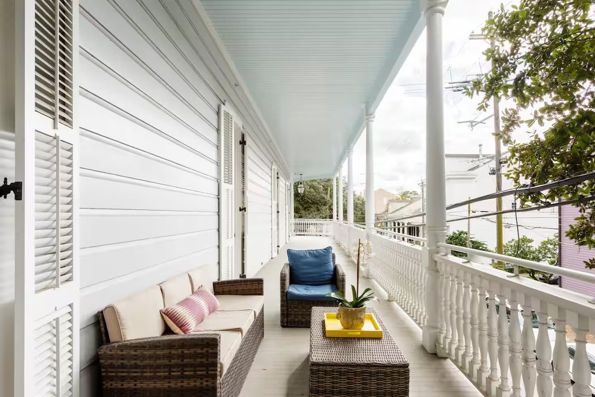 Frenchmen St 3 Br w Huge Balcony gallery image 5