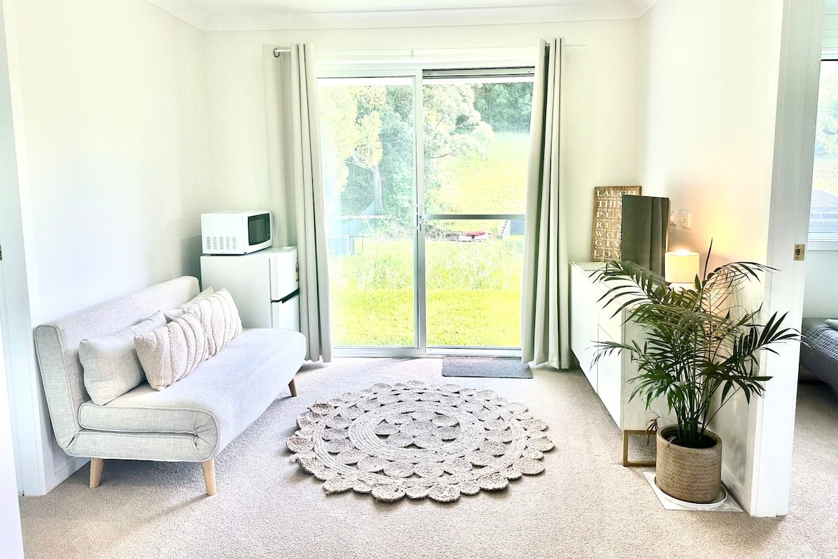 New Modern Bliss House – Quiet & Central gallery image 2