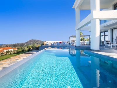 Villa Grand Fysaeri, 6 BD, 6 BA, pool, Jacuzzi!