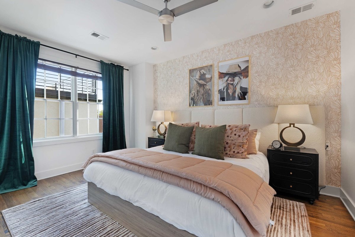 The High Note – Spectacular rooftop, walk to Gulch gallery image 5