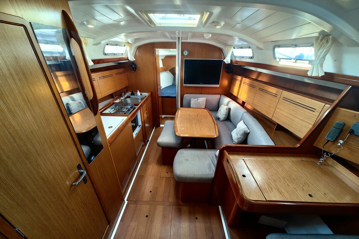 Sail Boat at Fenerbahce Marina gallery image 3