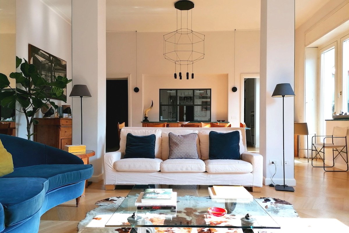 Luminoso appartamento con terrazzo verdeggiante nel cuore dei Navigli gallery image 2