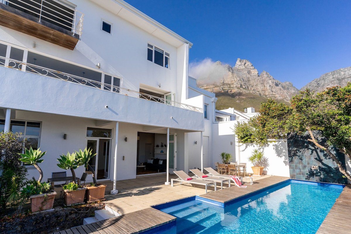 Picasso – Delightful large villa, Camps Bay, Pool gallery image 5