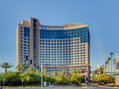 Wyndham Desert Blue (3 BD Presidential-near strip)