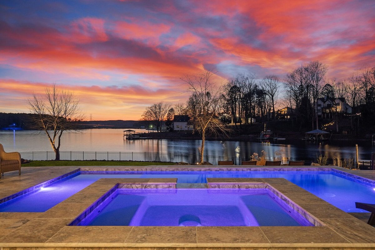 Sensational Sunsets by SoCharm | NEW Lux w/Pool/HT