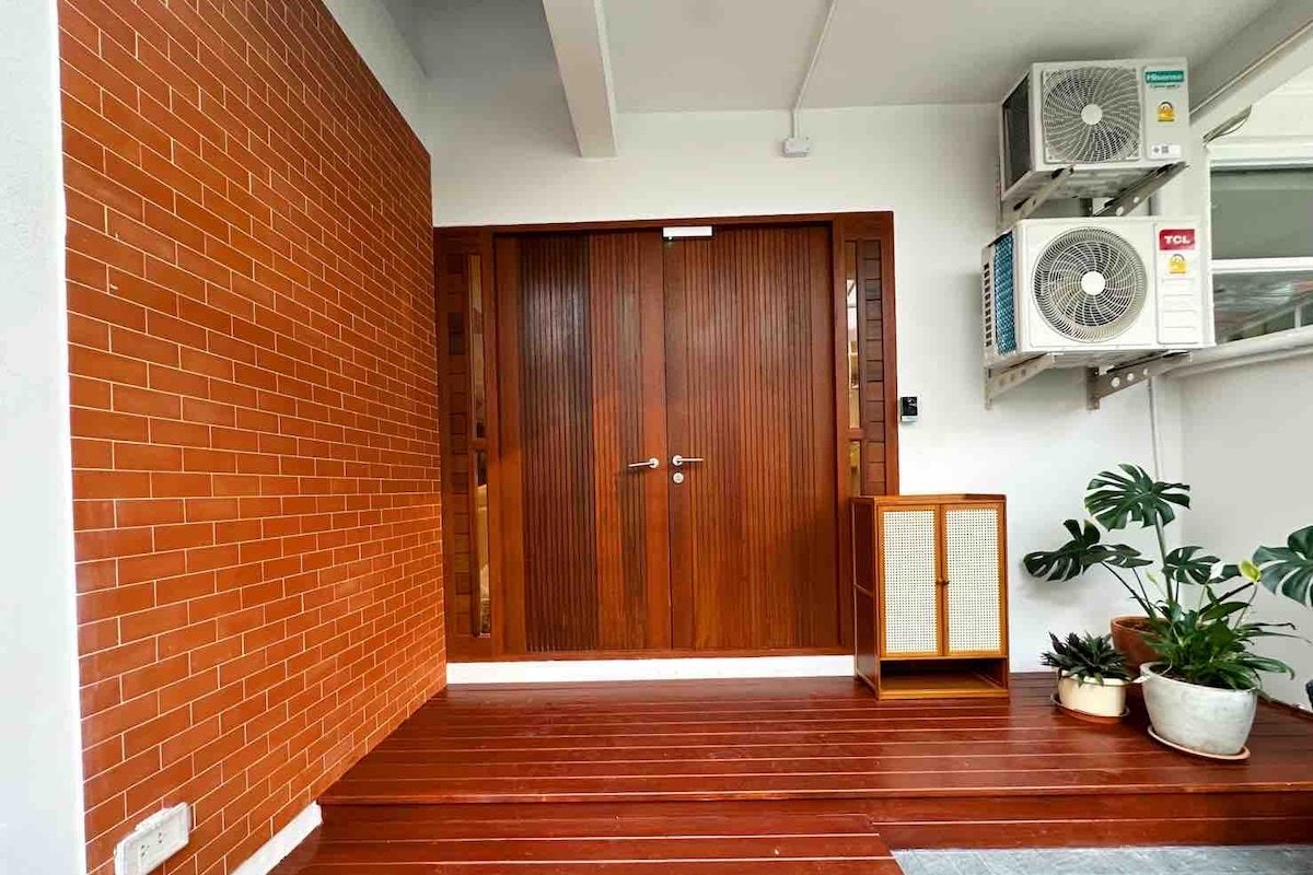 300m to Terminal21 Free BF/3n free 1way transfer gallery image 3