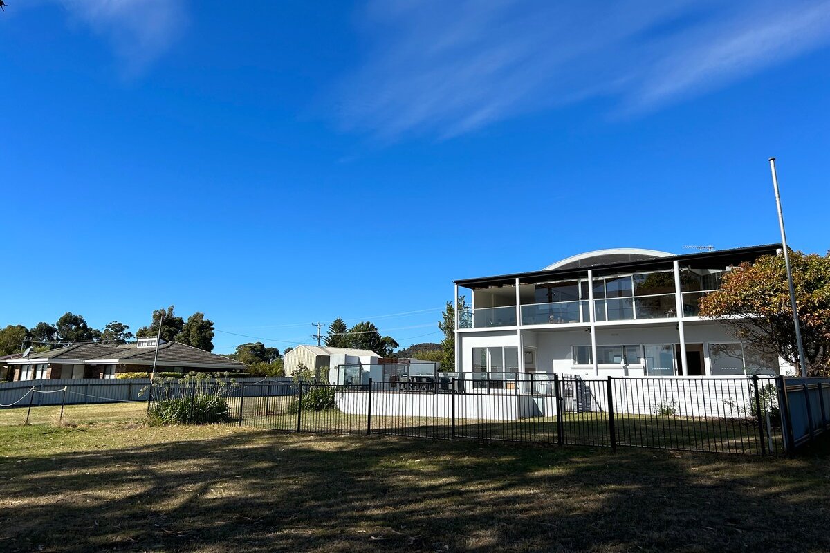 Relaxing Ocean Front Beach House gallery image 4