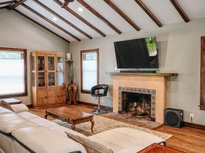 Downtown Mtn View—Walk to Dining, Shops, & Trains