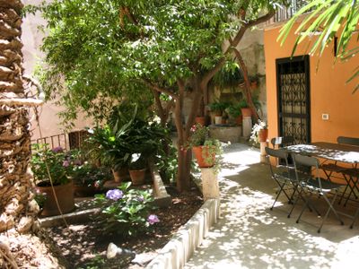 A peaceful garden behind the Coliseum