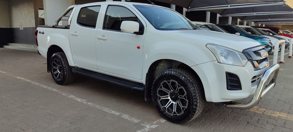 ISUZU D-MAX 250 HO HI-RIDE 4X4  for Sale in South Africa