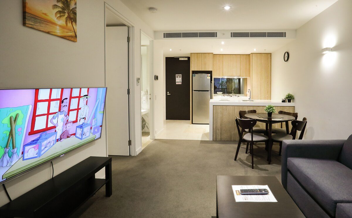 Location! Everything you need & walk to CBD gallery image 5