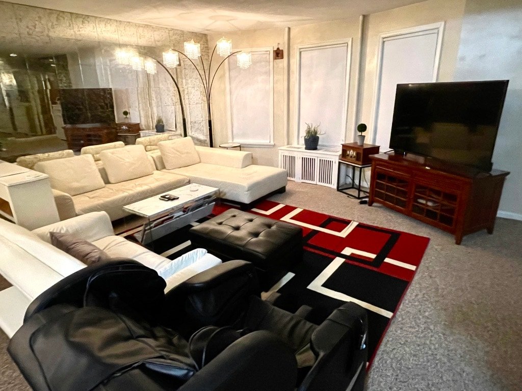 King Pleasant Mansion Sauna Cable Arcade PS4 by DT gallery image 2