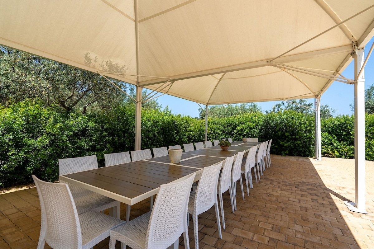 Amazing Villa with Private Pool gallery image 4