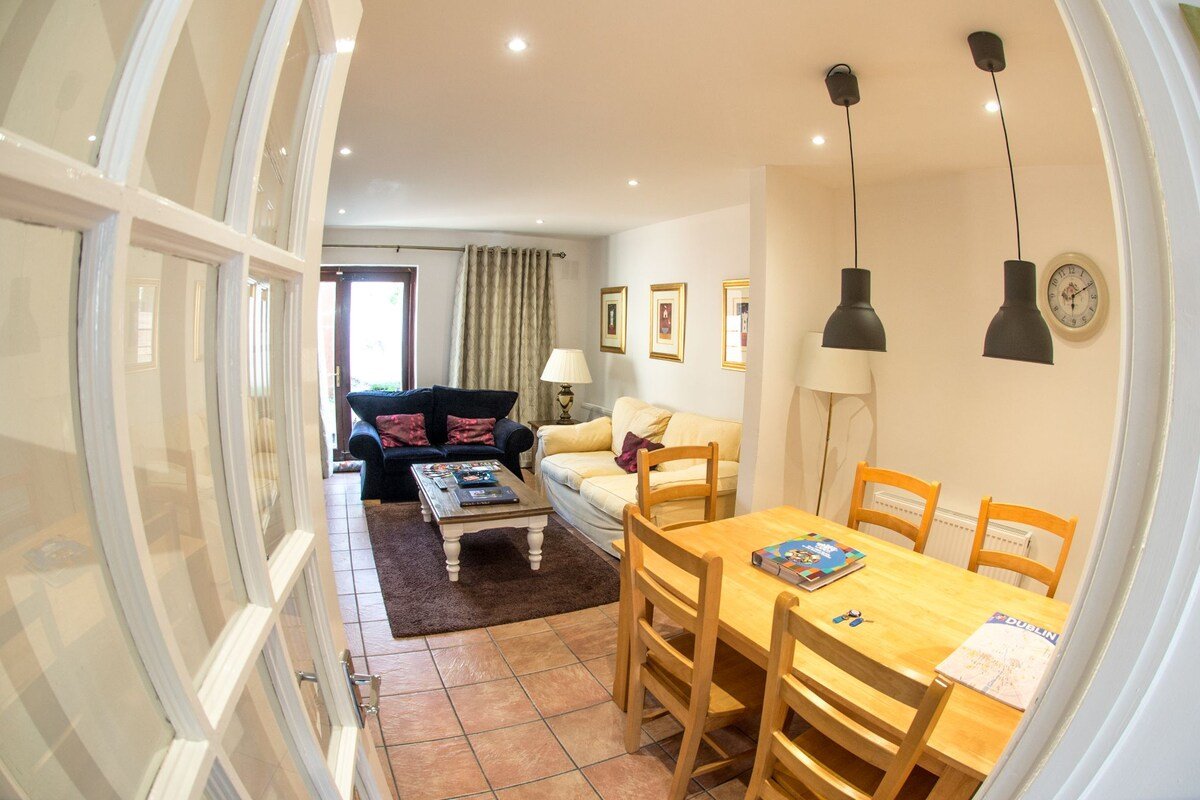 Private access, 6 Guests in Dublin’s Old Town gallery image 4