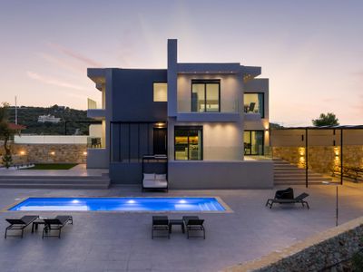 Nikolioudis Luxury Villa Wine | Agia Marina