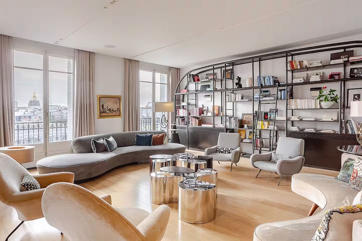 Par134 – Stunning apartment in St Germain des Prés gallery image 3