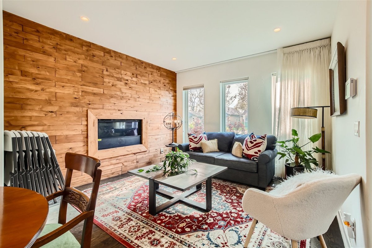 Pool Table I City Park I RiNo I Sleeps 13 gallery image 4