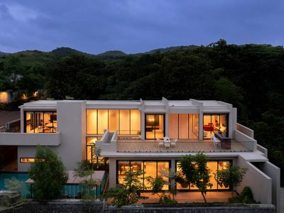 4BHK Cielo House – Luxe Pool & Bonfire