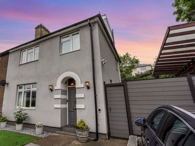 Cosy Comfortable Family home