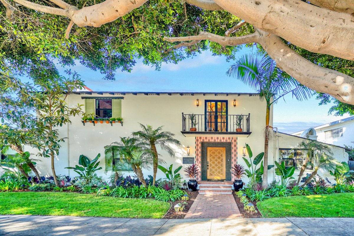 Villa Encanto | Luxe 6BRs • Courtyard • Game Room