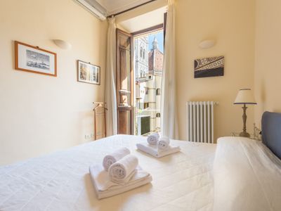 Charming 2 Bed Apartment overlooking Duomo