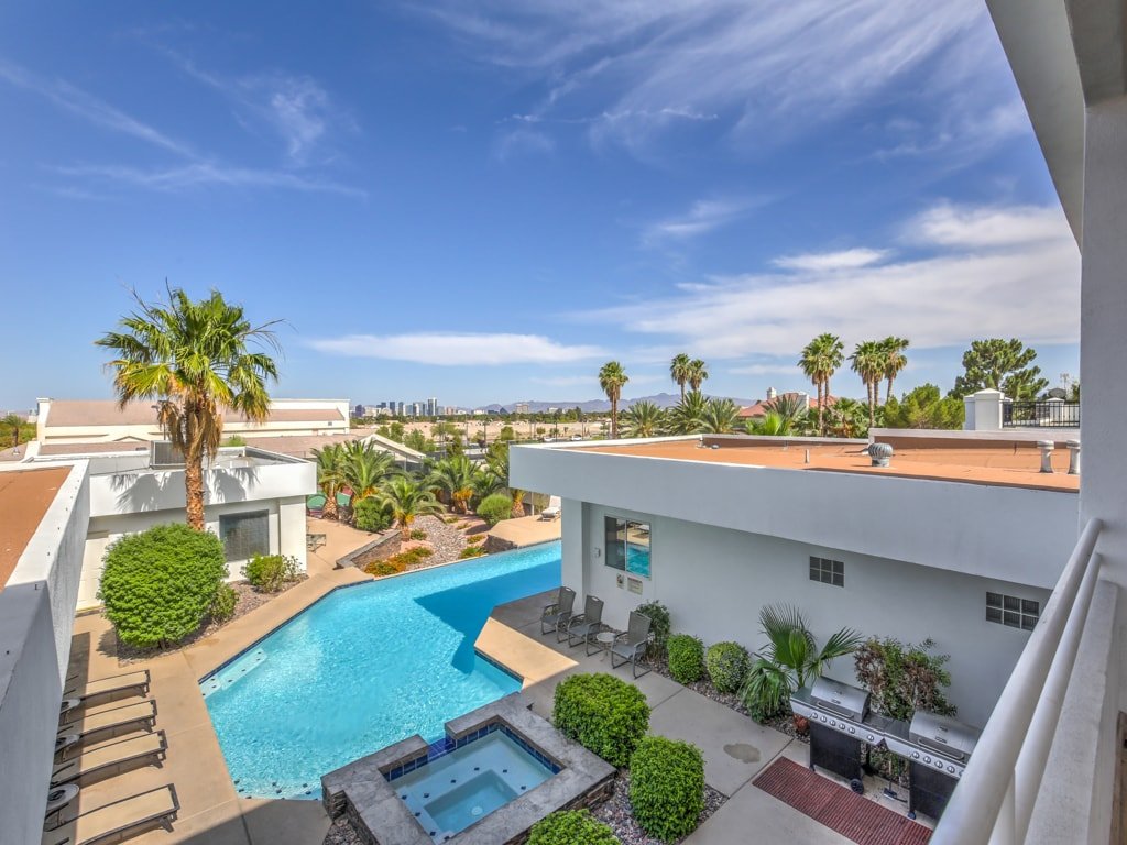 Modern 7000sf VILLA, Basketball/Tennis Court gallery image 4