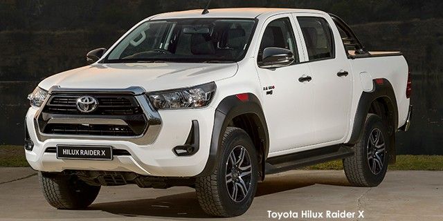 TOYOTA HILUX BEV 4X4 A/T P/U D/C - 15 