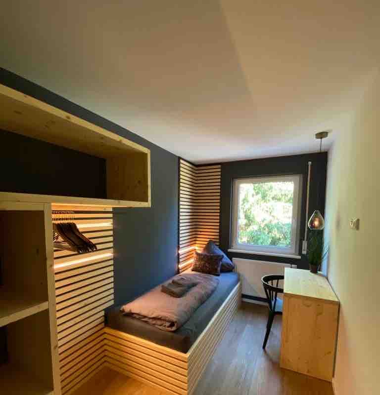 4. Regina: Modern-Designflat gallery image 5