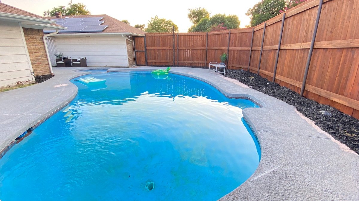 Family Vacation Home with Private Pool gallery image 3