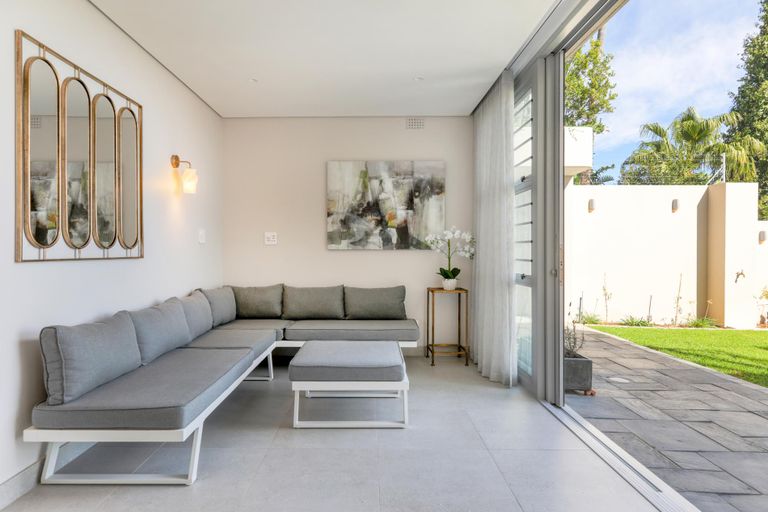 Lisburn Duo on Clifton - Modern apt with views